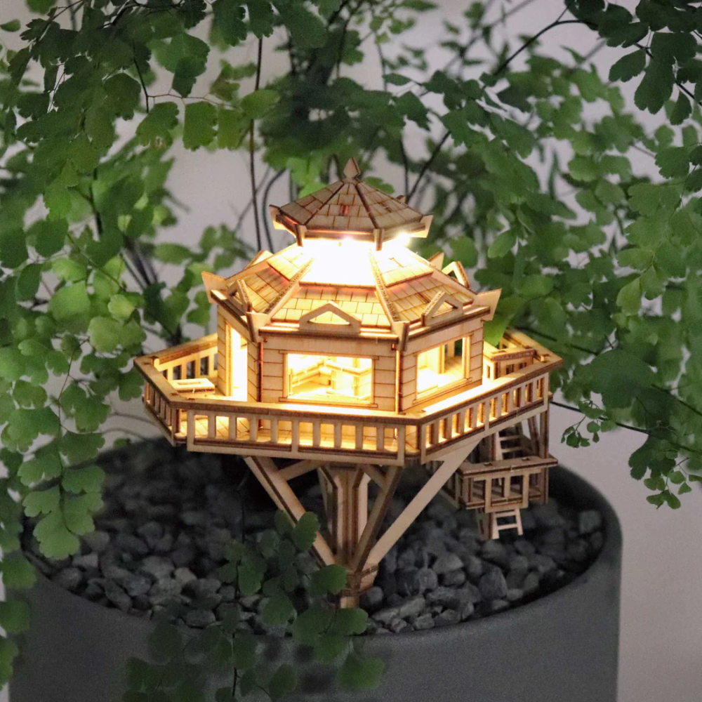 Woodland Outpost Tiny Treehouse