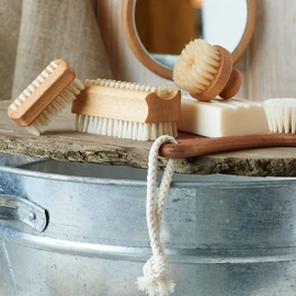 Round Face Brush | Redecker