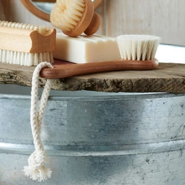 Face Brush with Handle | Redecker