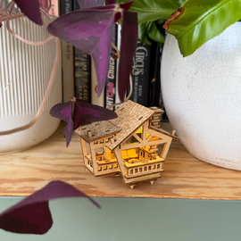 Lost Cabin Mini Tiny Treehouse