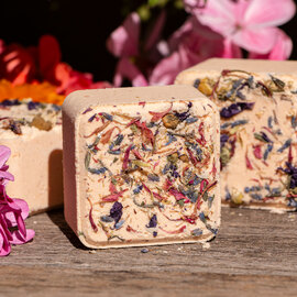 Bath Bomb [B10] · Wildflowers and Honey