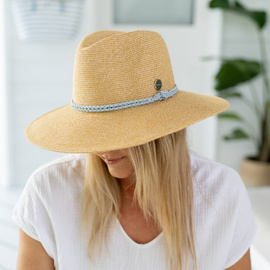 Sundaise | Packable Hat | Annie with Aqua Plait Band