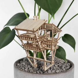 Tropical Lookout Tiny Treehouse
