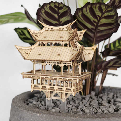 Tropical Lookout Tiny Treehouse